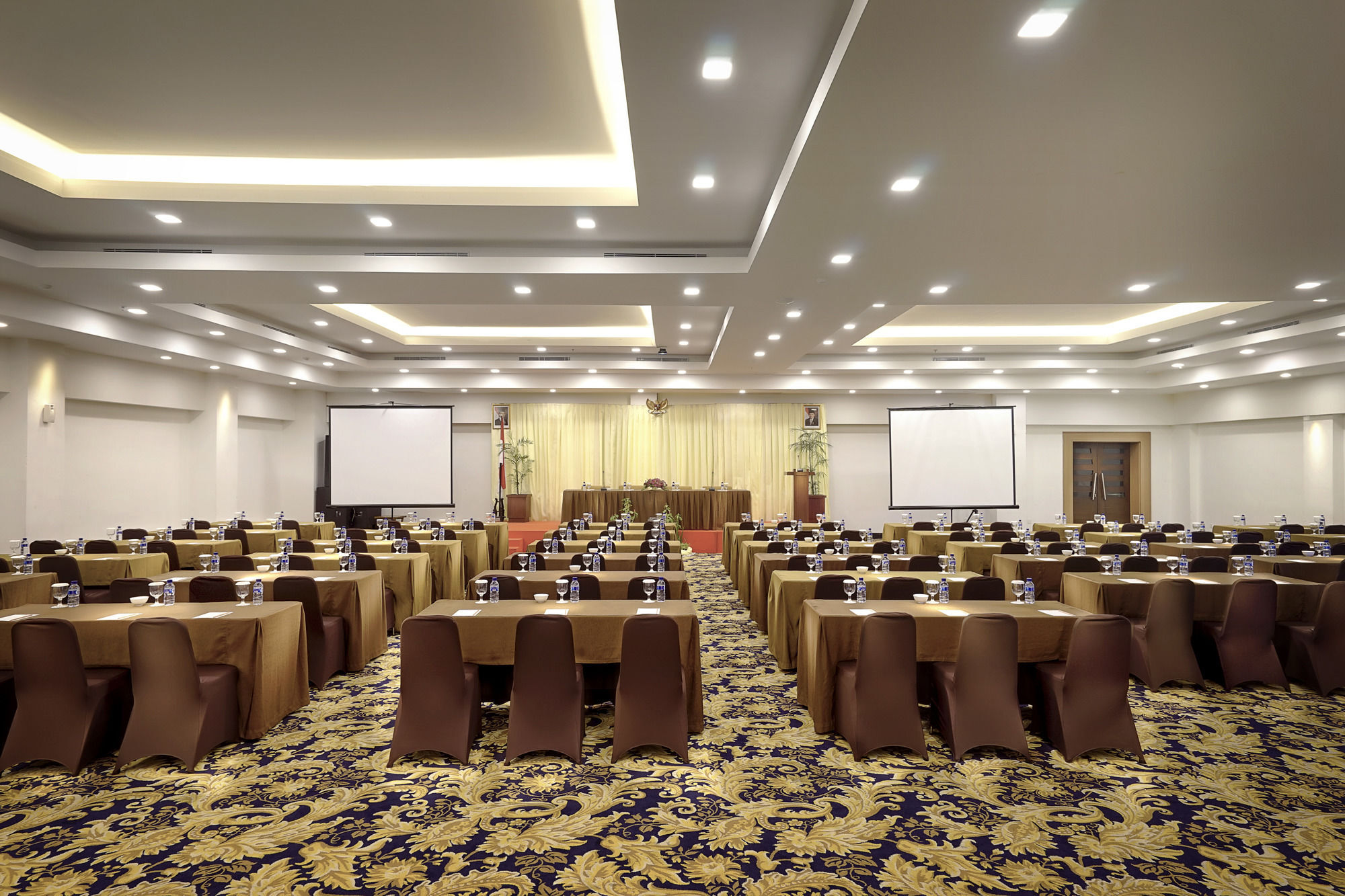 Cavinton Hotel Malioboro Yogyakarta By Tritama Hospitality Kültér fotó